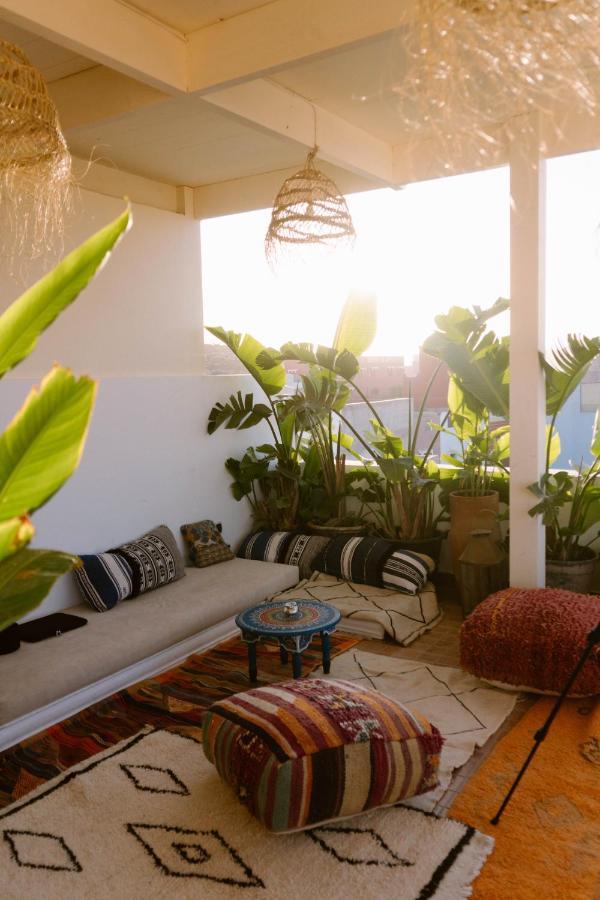 Blue Waves Boutique Hostel Tamraght 外观 照片
