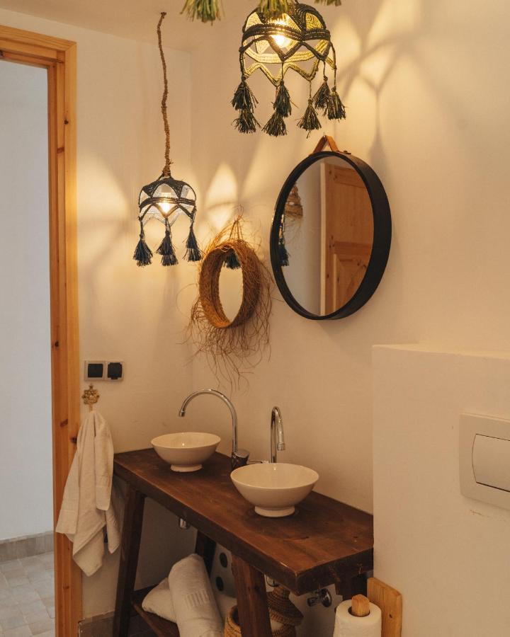 Blue Waves Boutique Hostel Tamraght 外观 照片