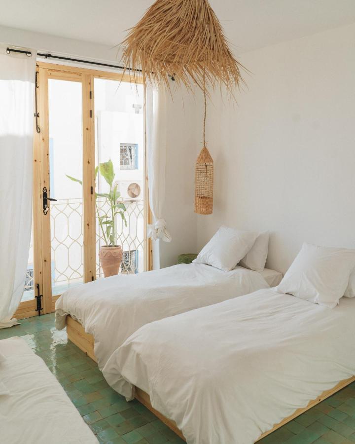 Blue Waves Boutique Hostel Tamraght 外观 照片