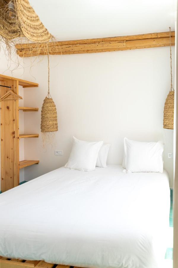 Blue Waves Boutique Hostel Tamraght 外观 照片