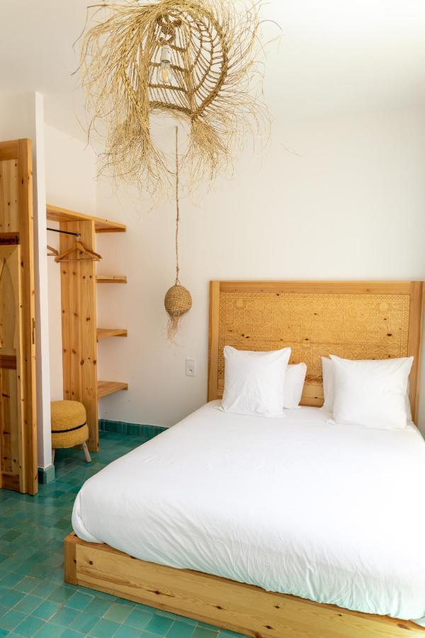 Blue Waves Boutique Hostel Tamraght 外观 照片