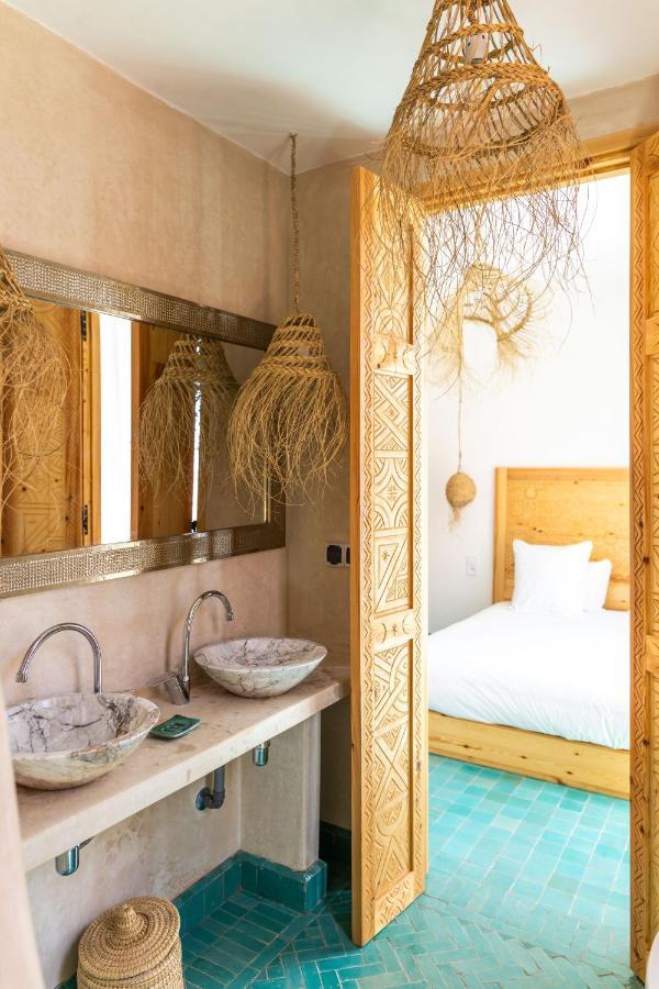 Blue Waves Boutique Hostel Tamraght 外观 照片
