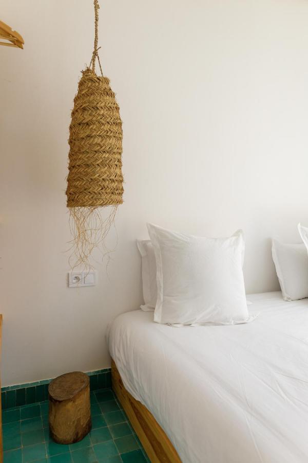 Blue Waves Boutique Hostel Tamraght 外观 照片