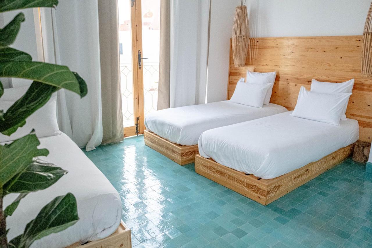 Blue Waves Boutique Hostel Tamraght 外观 照片