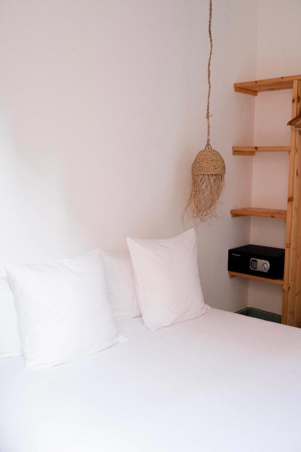 Blue Waves Boutique Hostel Tamraght 外观 照片