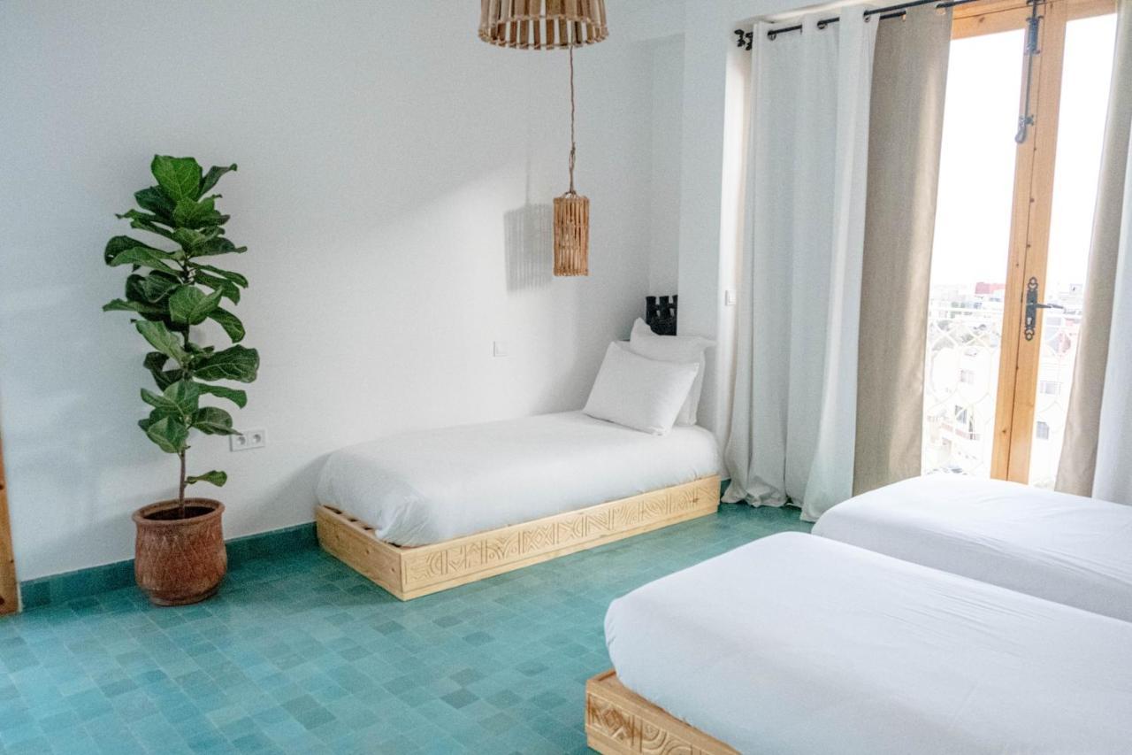Blue Waves Boutique Hostel Tamraght 外观 照片