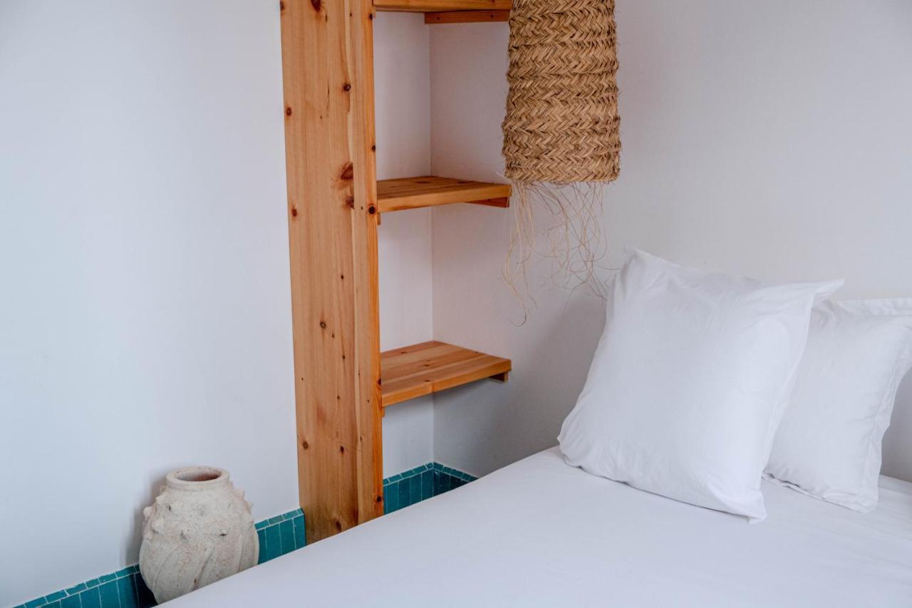 Blue Waves Boutique Hostel Tamraght 外观 照片