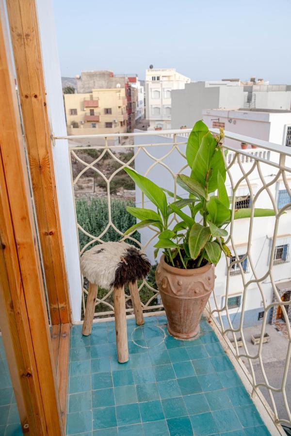 Blue Waves Boutique Hostel Tamraght 外观 照片