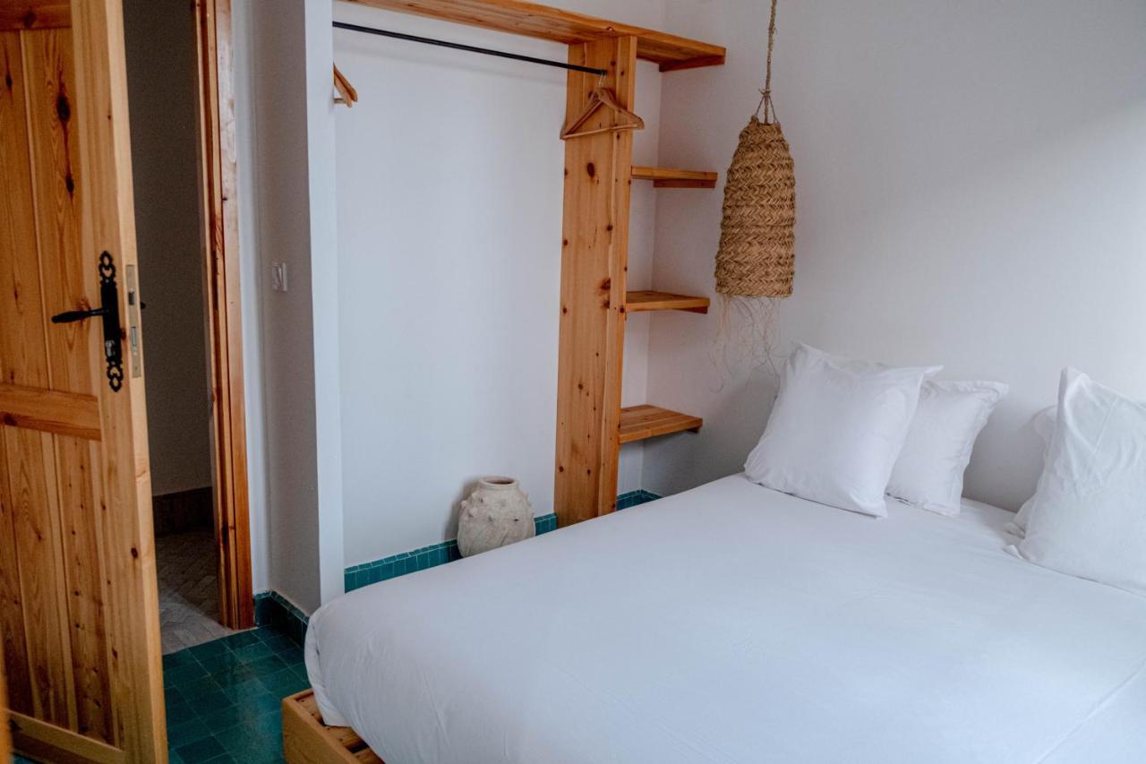 Blue Waves Boutique Hostel Tamraght 外观 照片